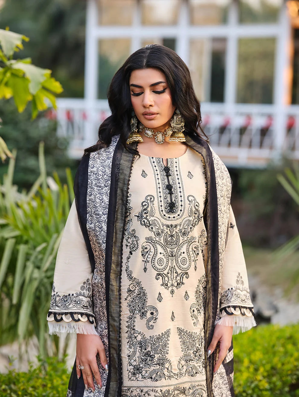 MLL-04  IVORY ELEGANCE